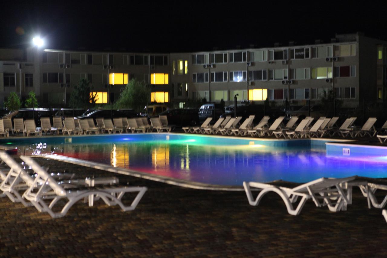 Hotel Promenad Zatoka Kültér fotó