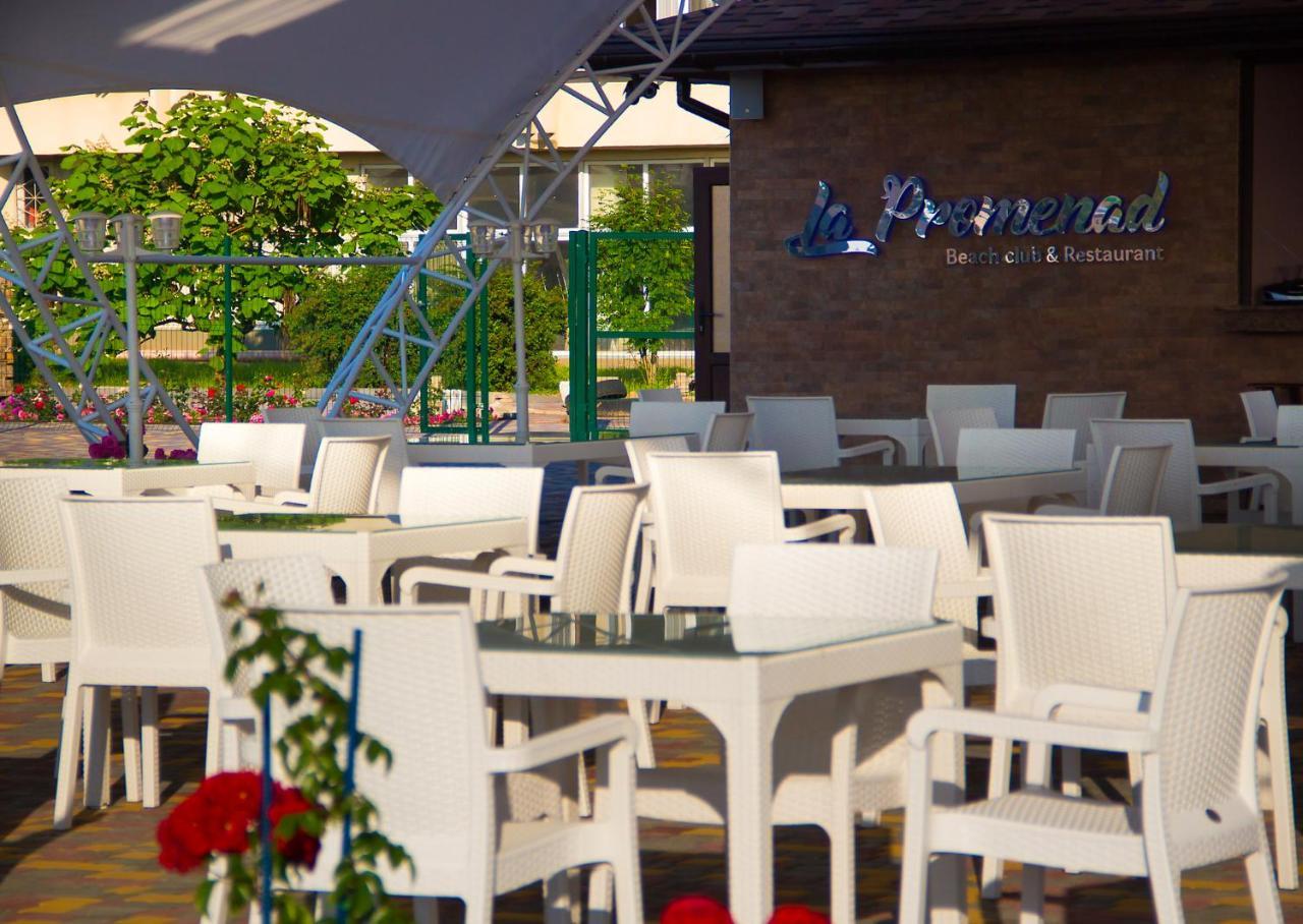 Hotel Promenad Zatoka Kültér fotó