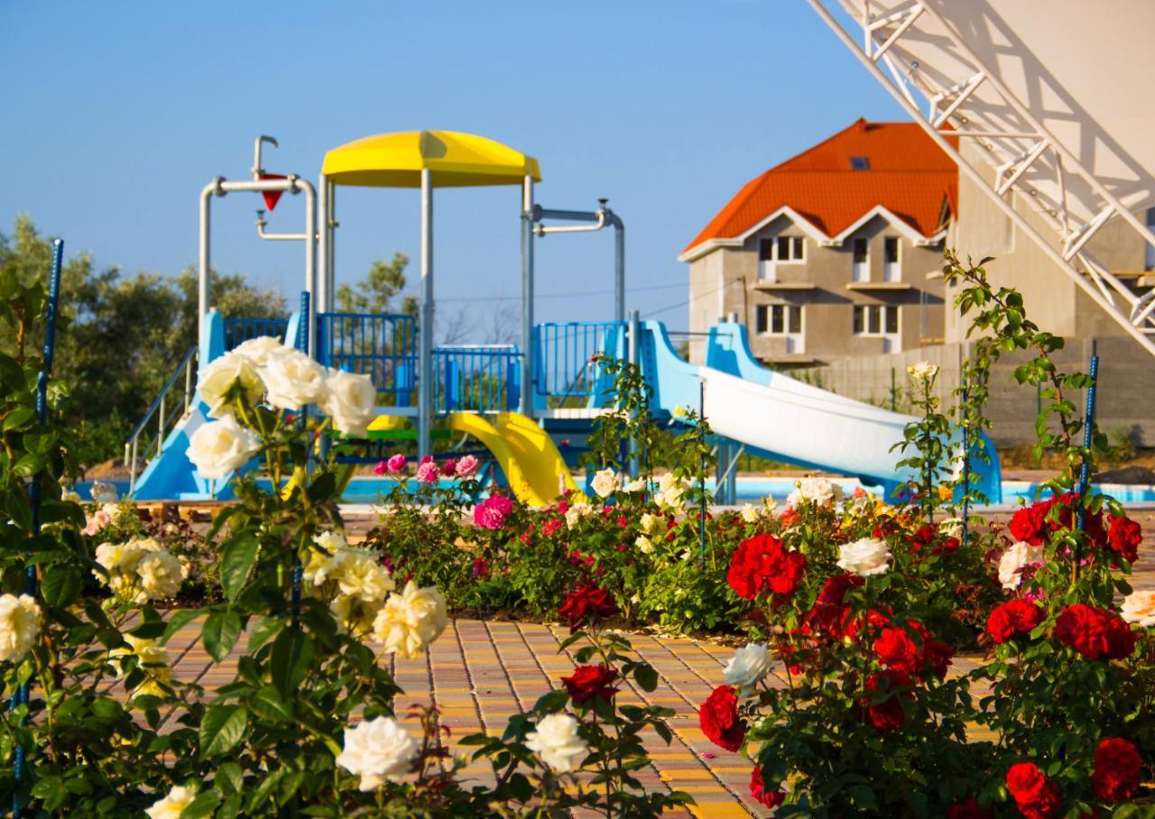 Hotel Promenad Zatoka Kültér fotó