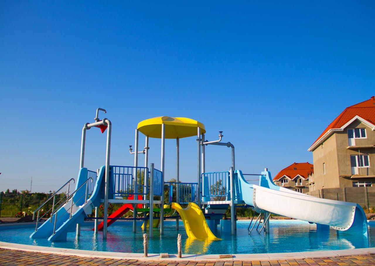 Hotel Promenad Zatoka Kültér fotó