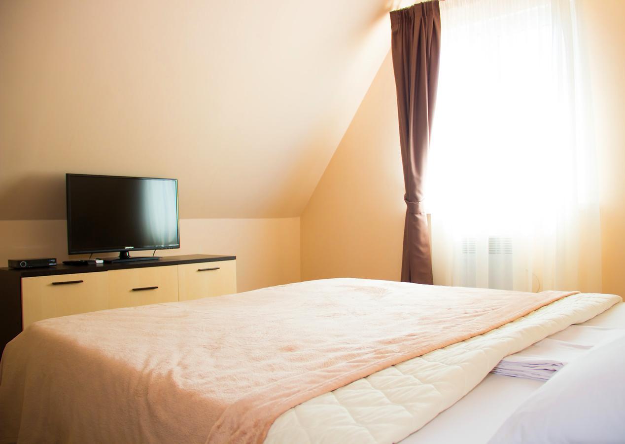 Hotel Promenad Zatoka Kültér fotó