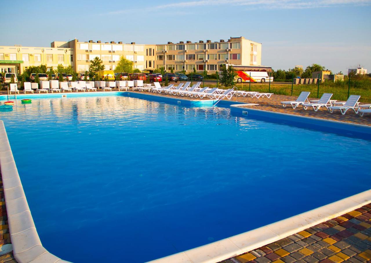 Hotel Promenad Zatoka Kültér fotó