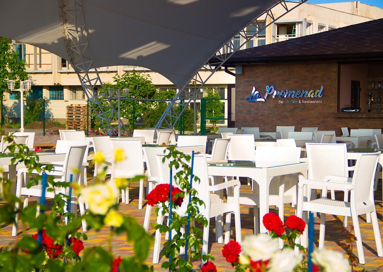Hotel Promenad Zatoka Kültér fotó