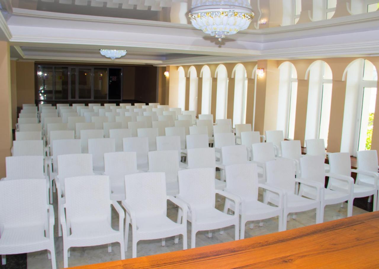 Hotel Promenad Zatoka Kültér fotó