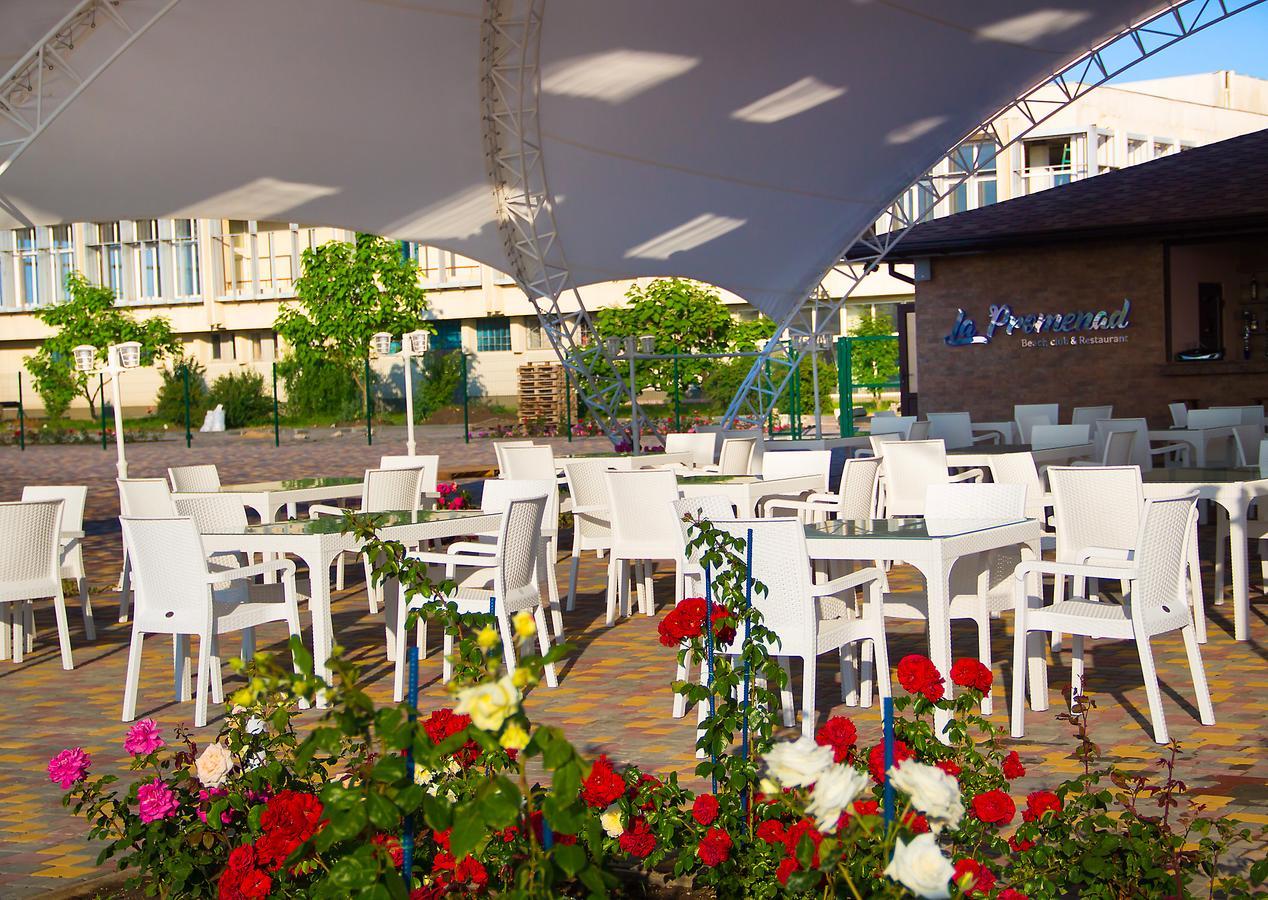 Hotel Promenad Zatoka Kültér fotó