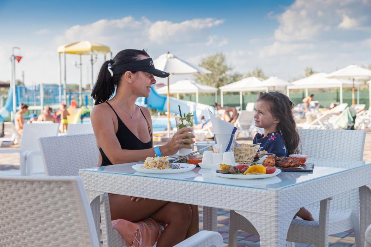 Hotel Promenad Zatoka Kültér fotó